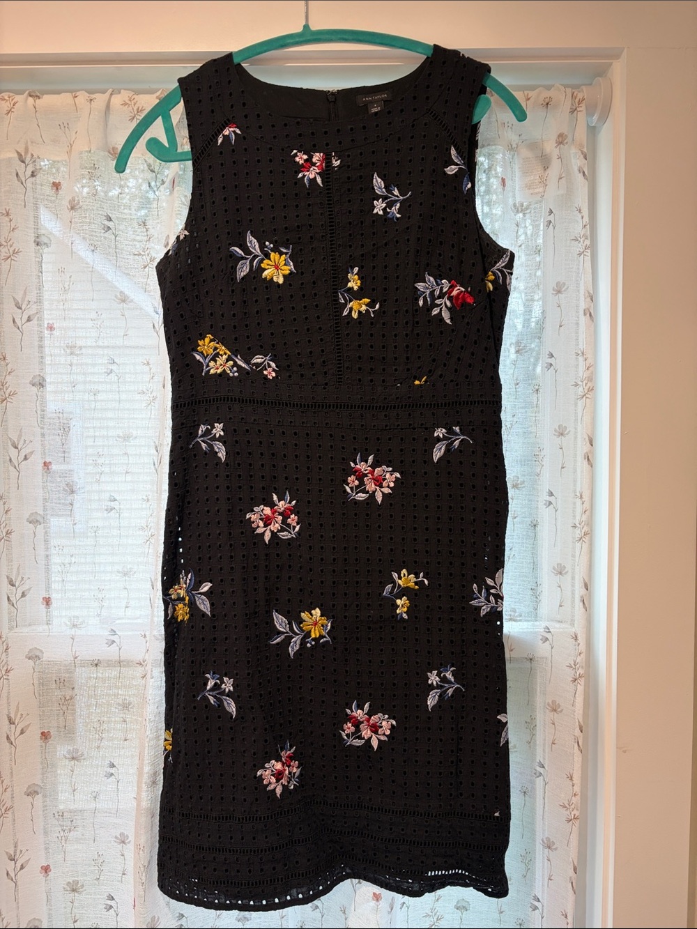 Ann Taylor Sleeveless Black Eyelet Floral Sheath Dress - Womens
